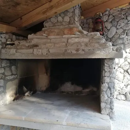 Kamena Kucica Kraj (Zadar)