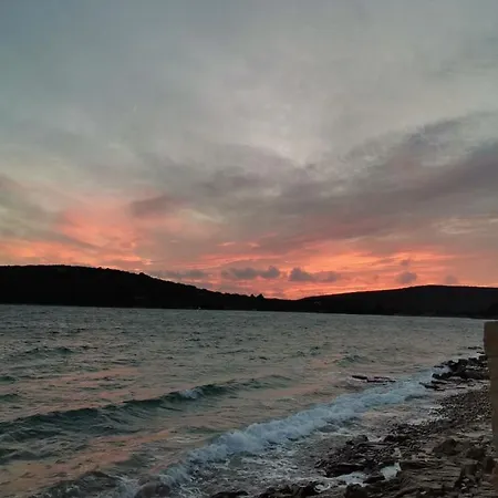 Vakantiehuis Kamena Kucica Kraj (Zadar)