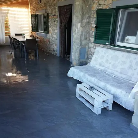 Kamena Kucica Kraj (Zadar)